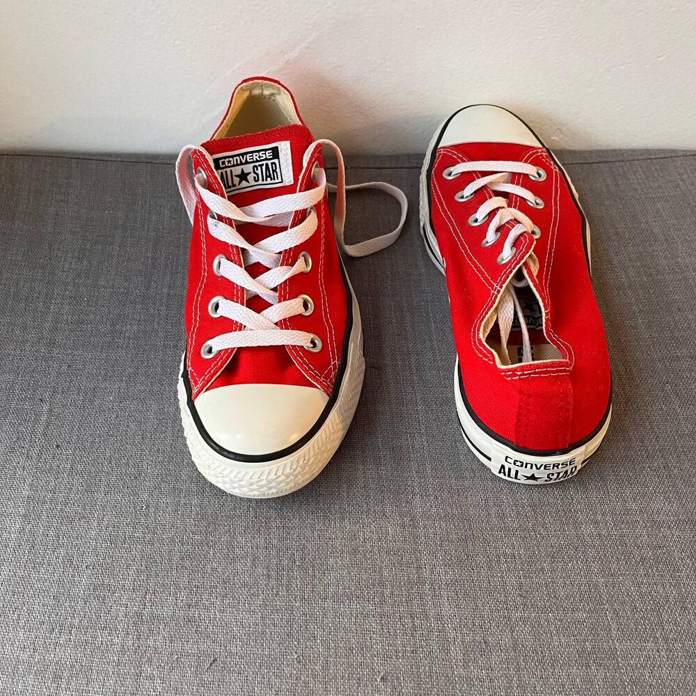 Converse Chuck Taylor All Star Sneakers Unisex Men 4 Women 6 Red Low Top Canvas